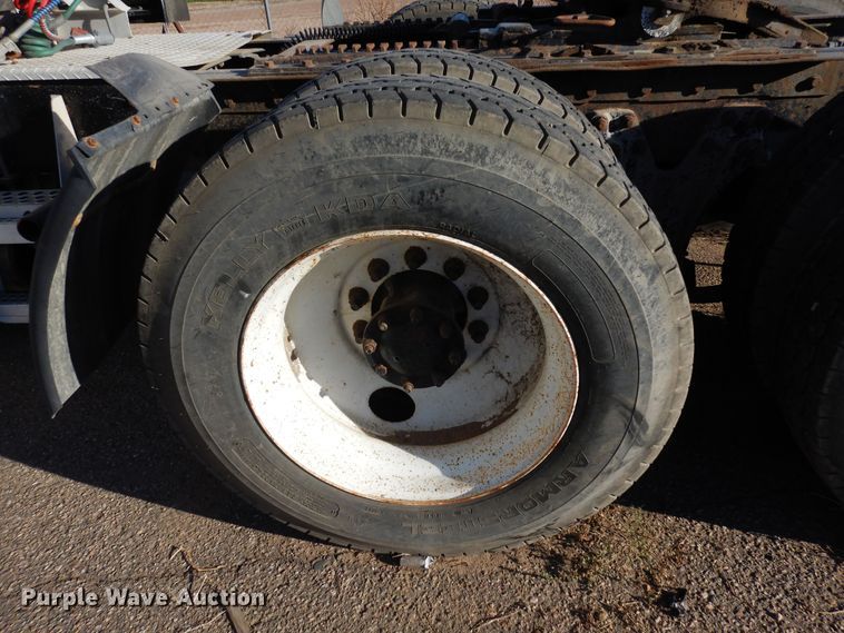 image for item DF8178 1998 Kenworth T600  semi truck