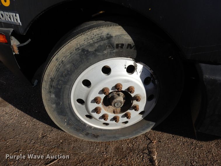 image for item DF8178 1998 Kenworth T600  semi truck