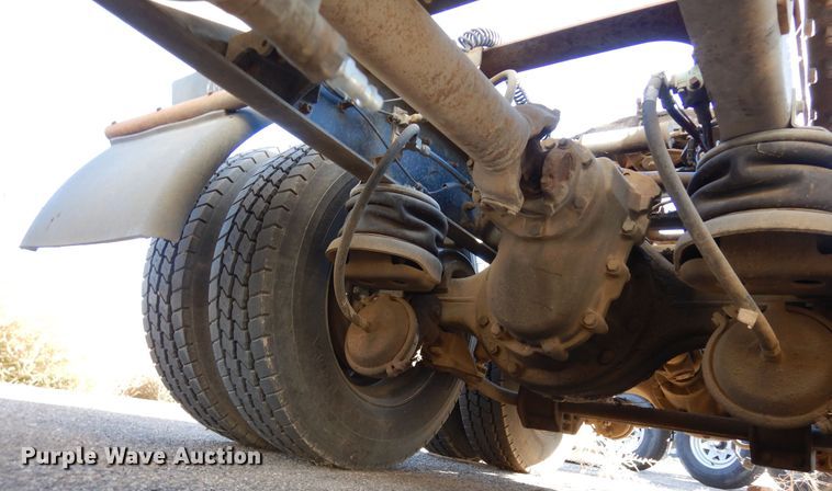 image for item DF8178 1998 Kenworth T600  semi truck