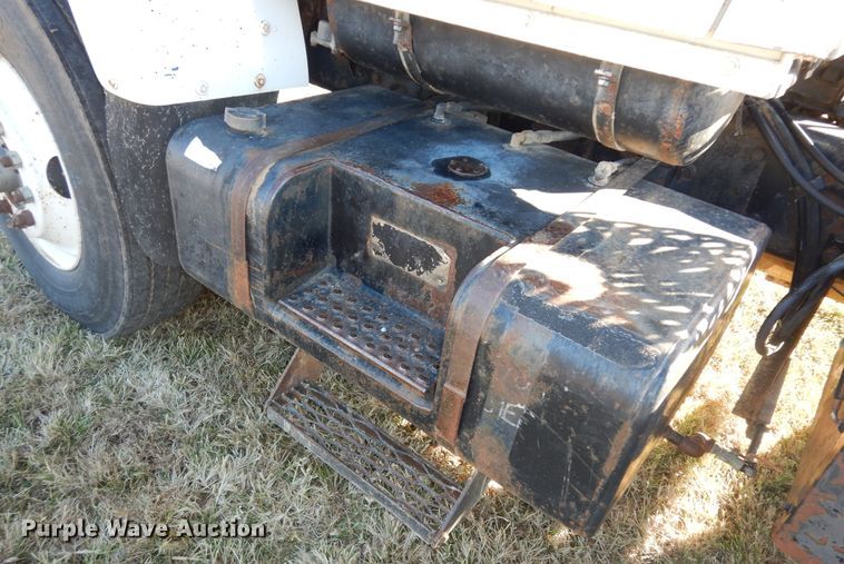 image for item DI6752 1991 Ford LT9000  semi truck