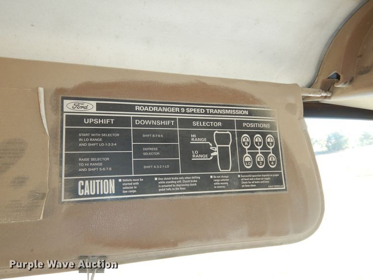 image for item DI6752 1991 Ford LT9000  semi truck