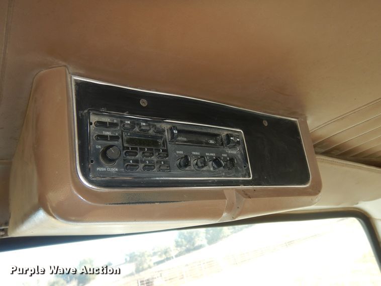 image for item DI6752 1991 Ford LT9000  semi truck