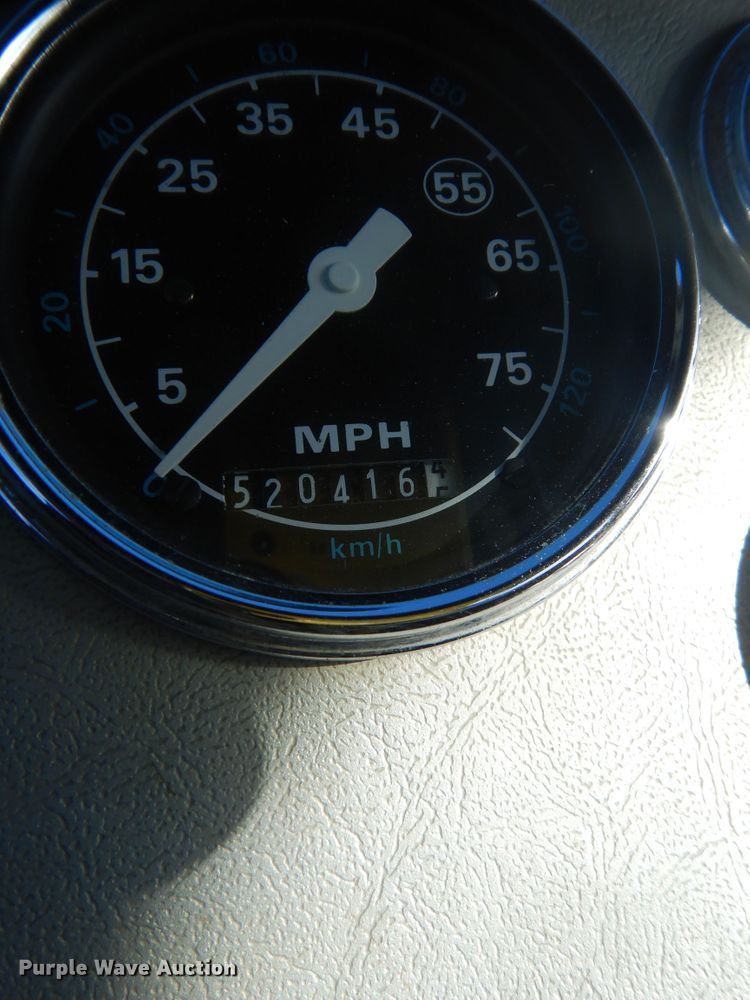 image for item DI6752 1991 Ford LT9000  semi truck