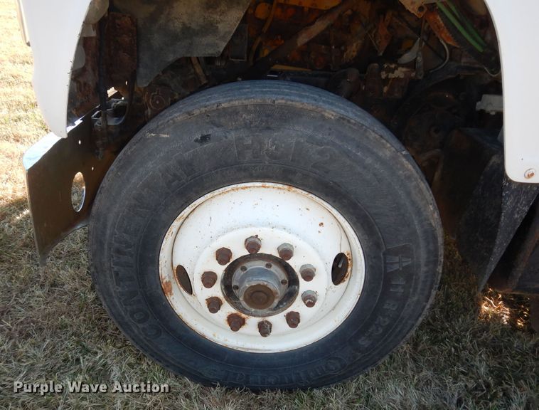 image for item DI6752 1991 Ford LT9000  semi truck