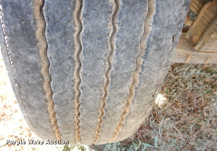 image for item DI6752 1991 Ford LT9000  semi truck