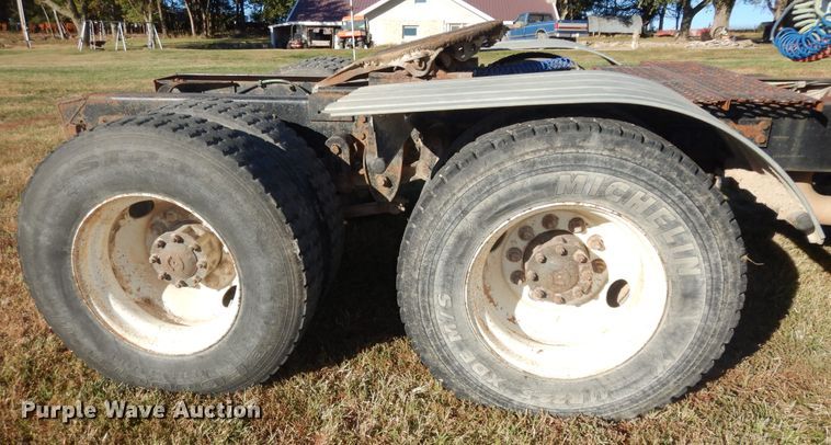 image for item DI6752 1991 Ford LT9000  semi truck