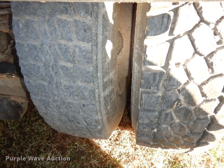 image for item DI6752 1991 Ford LT9000  semi truck