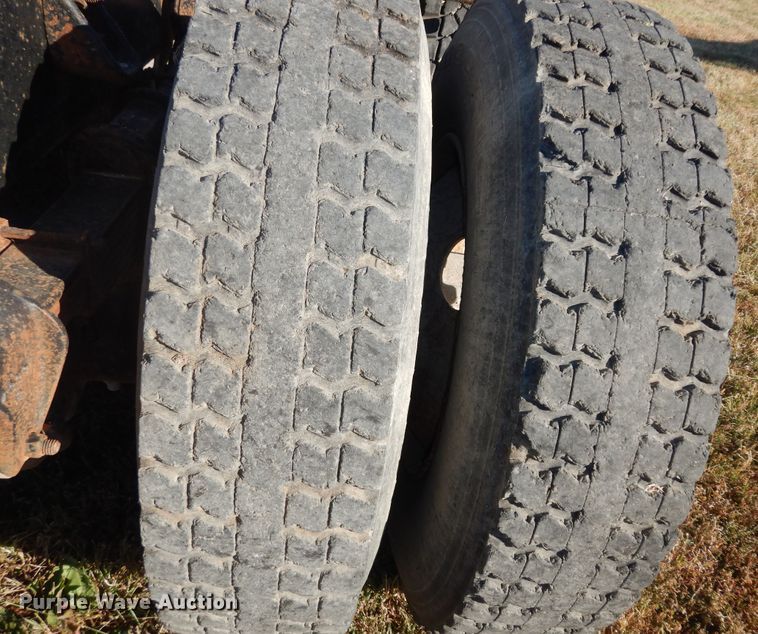 image for item DI6752 1991 Ford LT9000  semi truck