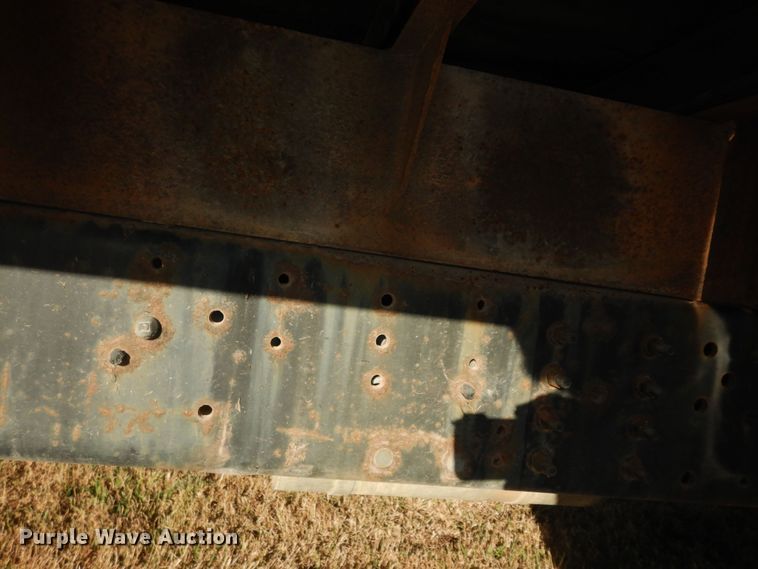 image for item DI6753 2004 GMC C7500  flatbed truck