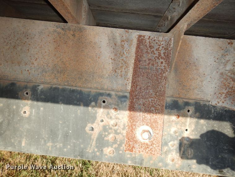 image for item DI6753 2004 GMC C7500  flatbed truck