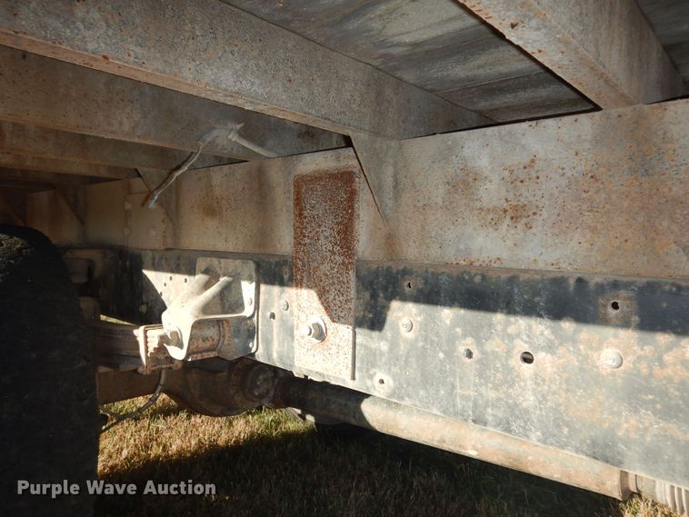 image for item DI6753 2004 GMC C7500  flatbed truck