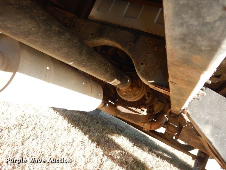 image for item DI6753 2004 GMC C7500  flatbed truck