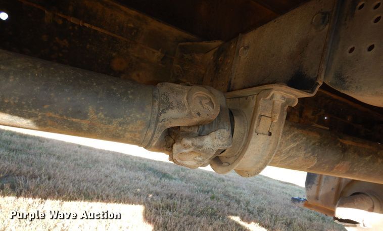 image for item DI6753 2004 GMC C7500  flatbed truck