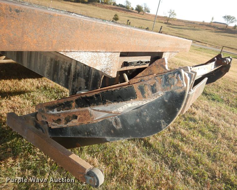 image for item DI6753 2004 GMC C7500  flatbed truck