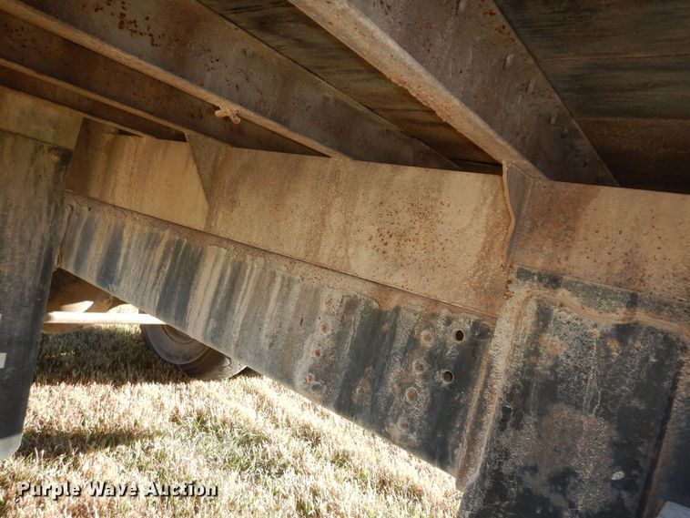 image for item DI6753 2004 GMC C7500  flatbed truck