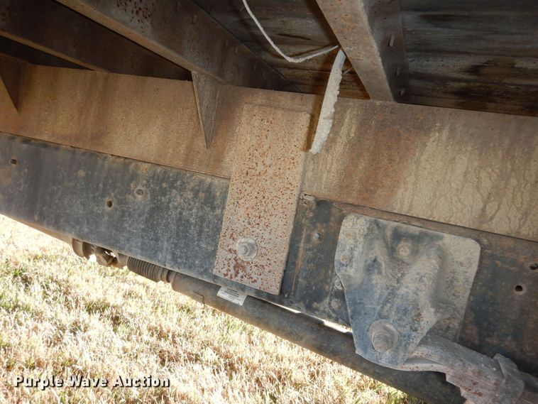 image for item DI6753 2004 GMC C7500  flatbed truck