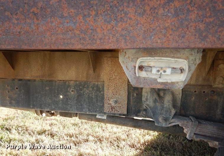 image for item DI6753 2004 GMC C7500  flatbed truck