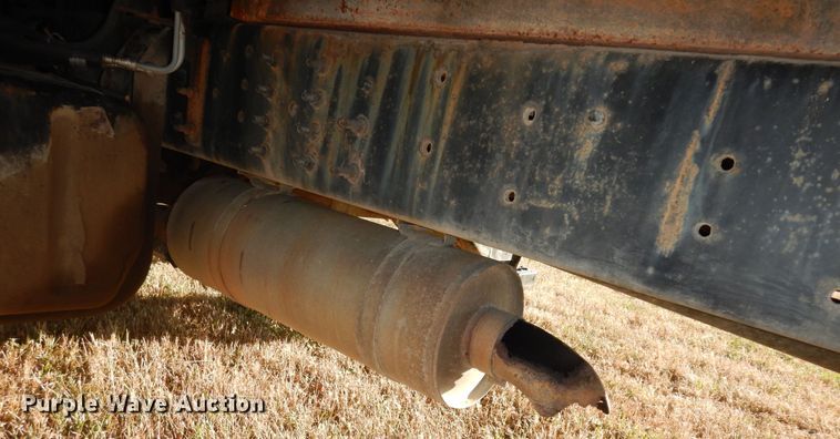 image for item DI6753 2004 GMC C7500  flatbed truck