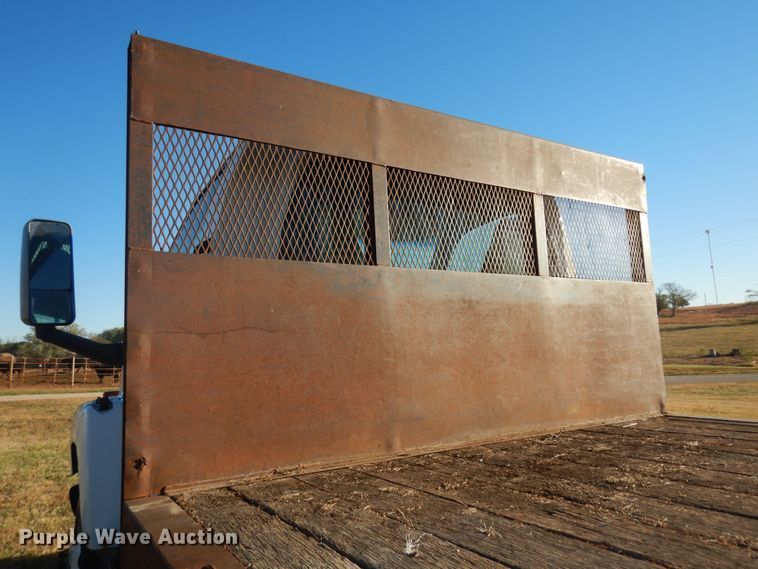 image for item DI6753 2004 GMC C7500  flatbed truck