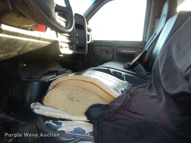 image for item DI6753 2004 GMC C7500  flatbed truck