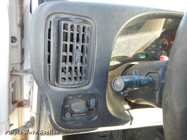 image for item DI6753 2004 GMC C7500  flatbed truck