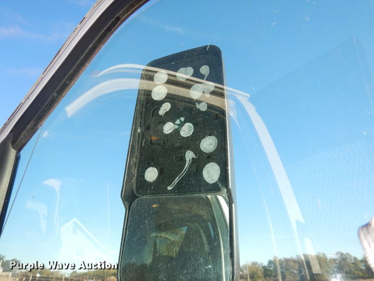 image for item DI6753 2004 GMC C7500  flatbed truck