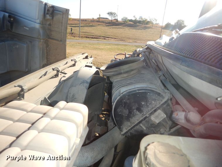 image for item DI6753 2004 GMC C7500  flatbed truck