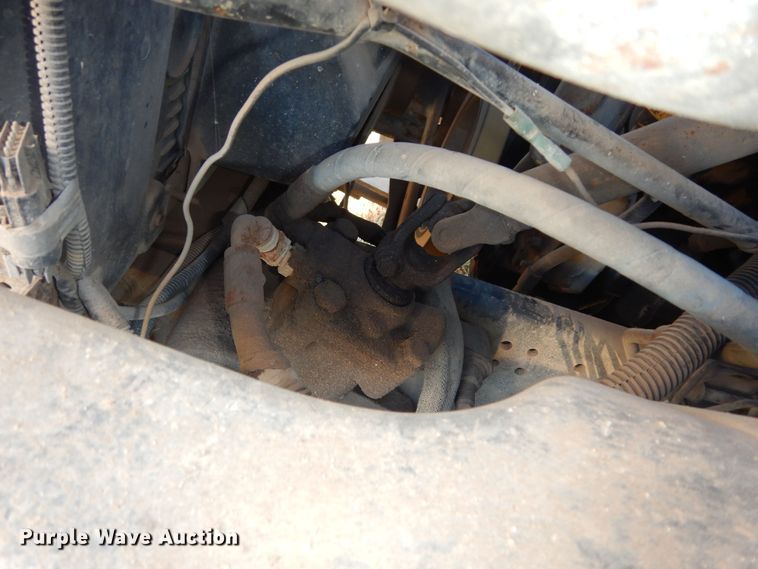 image for item DI6753 2004 GMC C7500  flatbed truck