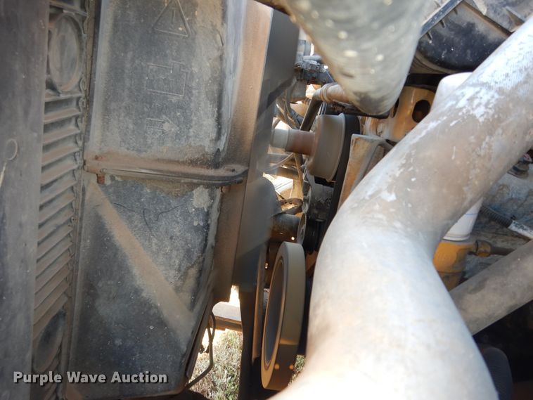 image for item DI6753 2004 GMC C7500  flatbed truck