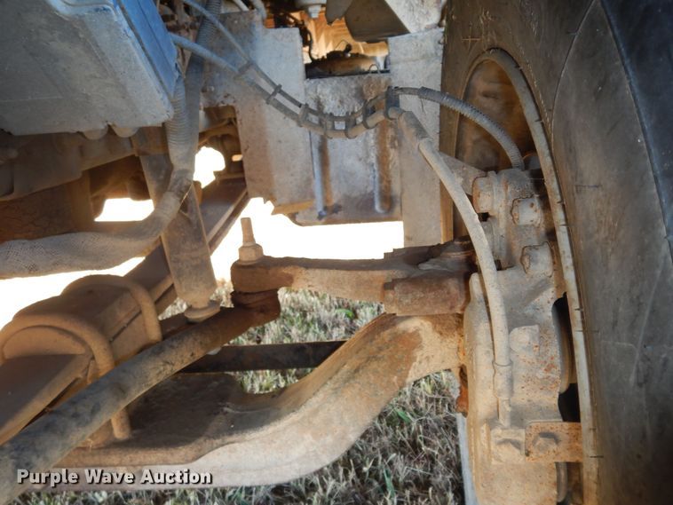 image for item DI6753 2004 GMC C7500  flatbed truck