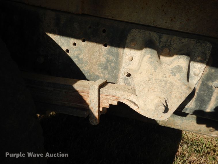 image for item DI6753 2004 GMC C7500  flatbed truck