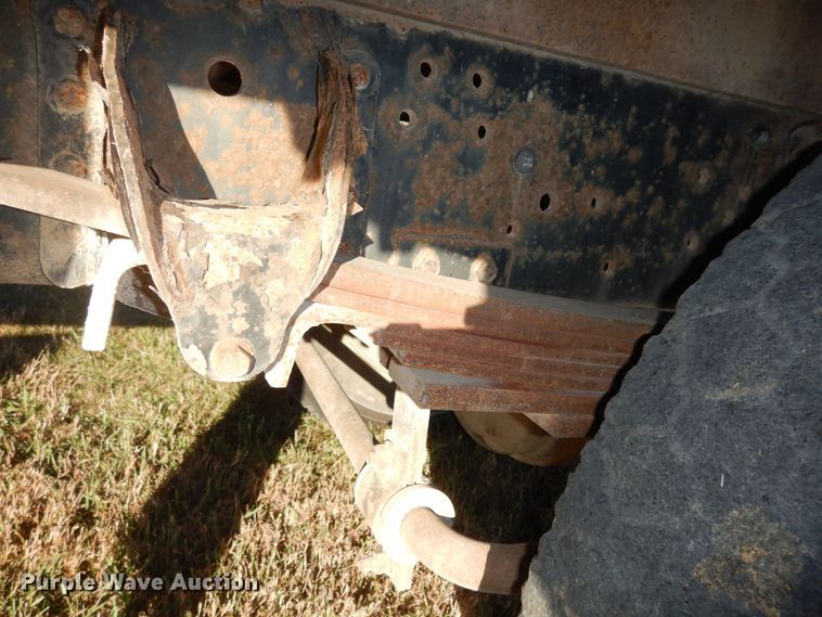 image for item DI6753 2004 GMC C7500  flatbed truck