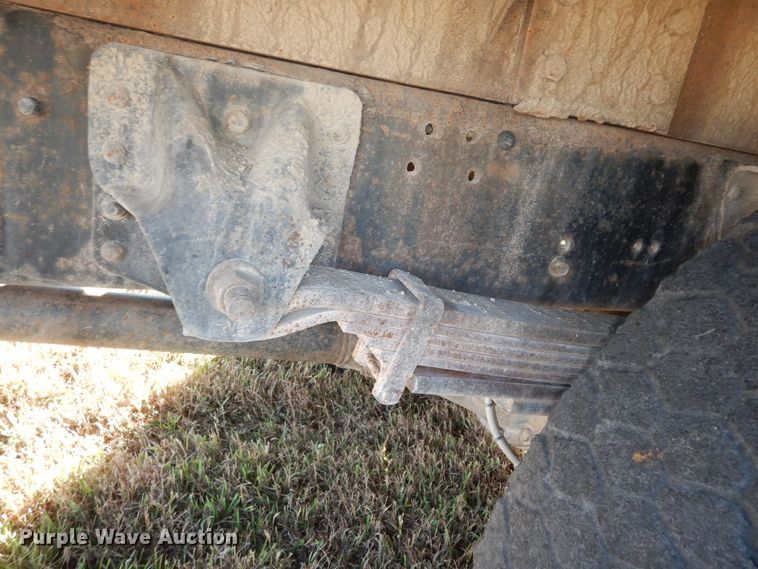 image for item DI6753 2004 GMC C7500  flatbed truck