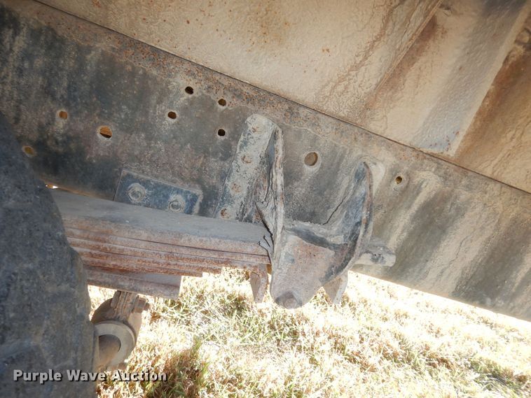 image for item DI6753 2004 GMC C7500  flatbed truck