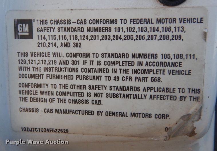 image for item DI6753 2004 GMC C7500  flatbed truck