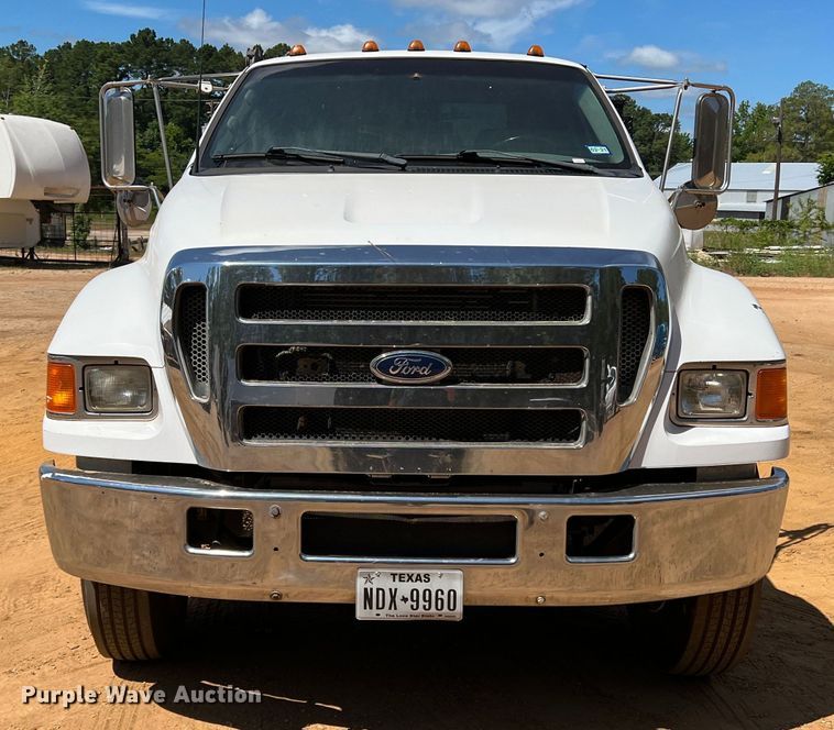 image for item DK6996 2006 Ford F750 Super Duty XL  SuperCab utility / service truck