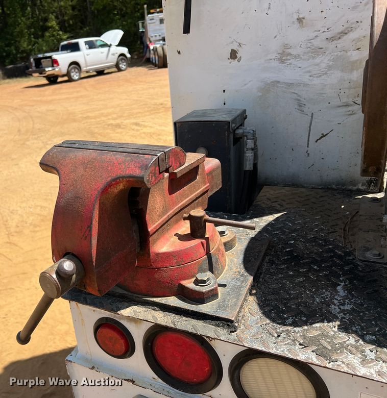 image for item DK6996 2006 Ford F750 Super Duty XL  SuperCab utility / service truck