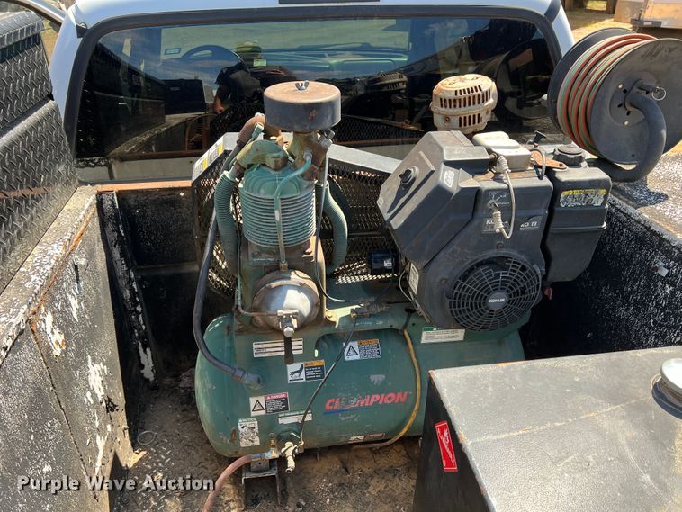 image for item DK6996 2006 Ford F750 Super Duty XL  SuperCab utility / service truck