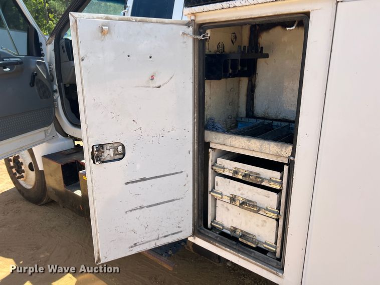 image for item DK6996 2006 Ford F750 Super Duty XL  SuperCab utility / service truck