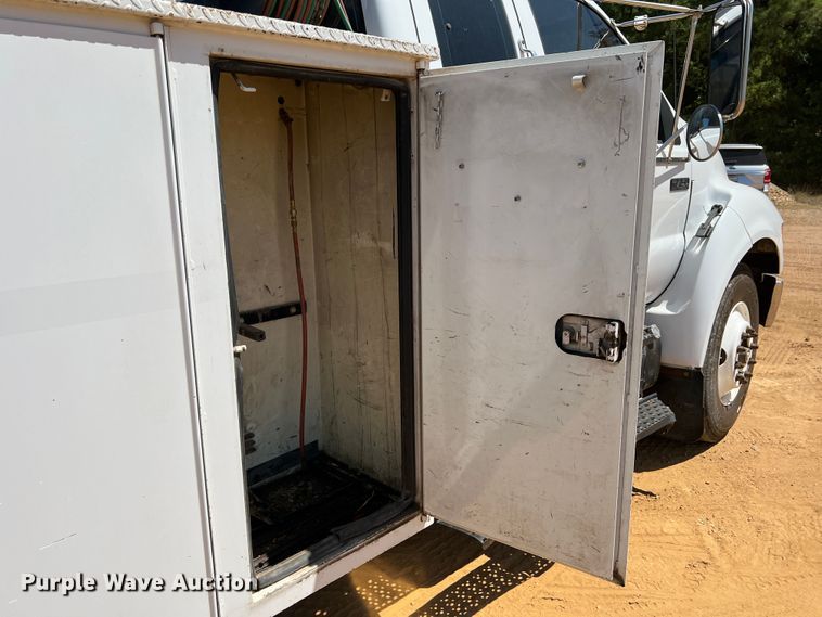 image for item DK6996 2006 Ford F750 Super Duty XL  SuperCab utility / service truck