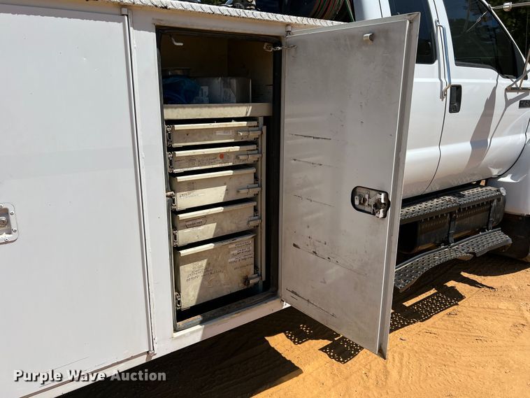 image for item DK6996 2006 Ford F750 Super Duty XL  SuperCab utility / service truck