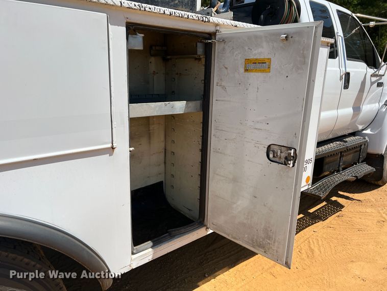 image for item DK6996 2006 Ford F750 Super Duty XL  SuperCab utility / service truck