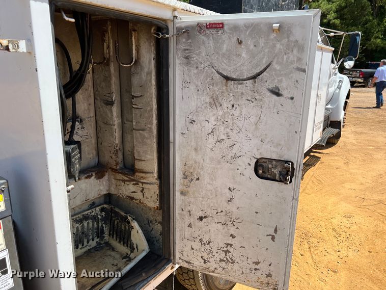 image for item DK6996 2006 Ford F750 Super Duty XL  SuperCab utility / service truck