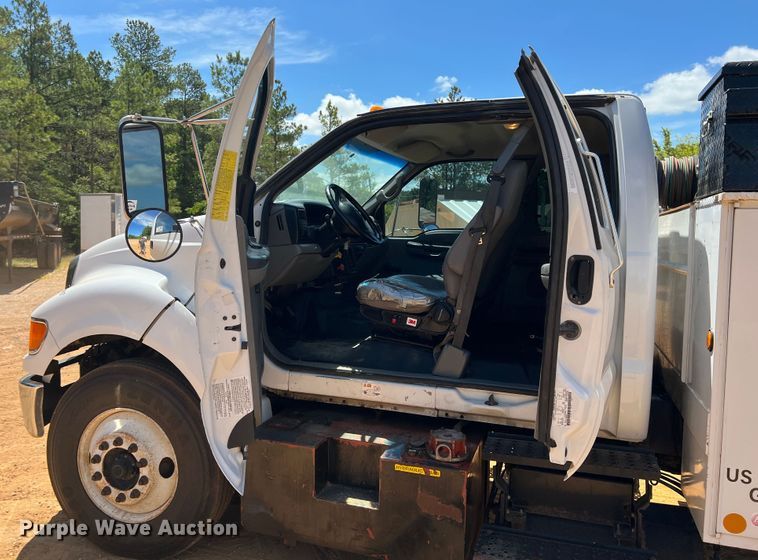 image for item DK6996 2006 Ford F750 Super Duty XL  SuperCab utility / service truck