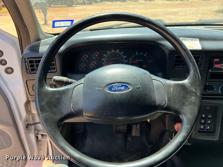 image for item DK6996 2006 Ford F750 Super Duty XL  SuperCab utility / service truck