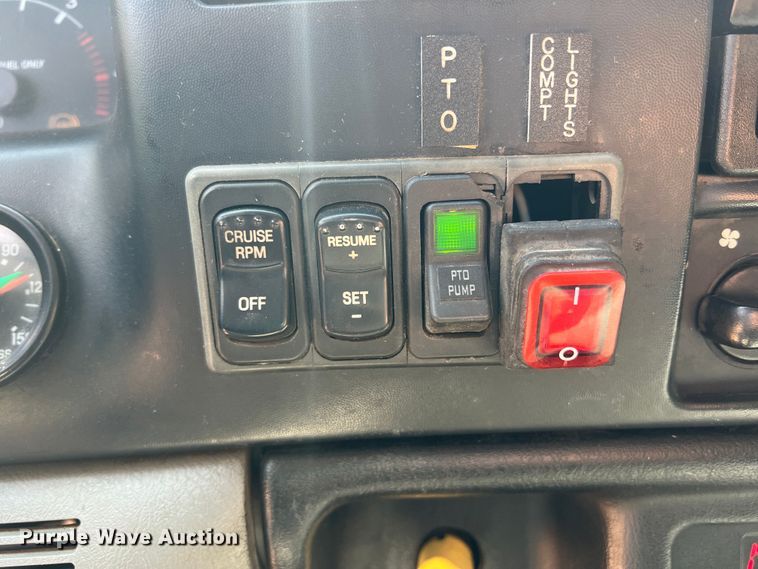 image for item DK6996 2006 Ford F750 Super Duty XL  SuperCab utility / service truck