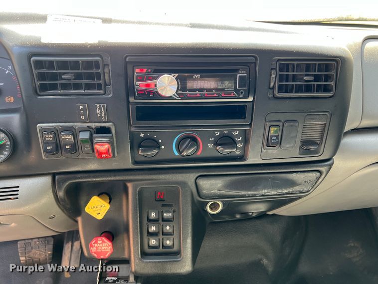 image for item DK6996 2006 Ford F750 Super Duty XL  SuperCab utility / service truck