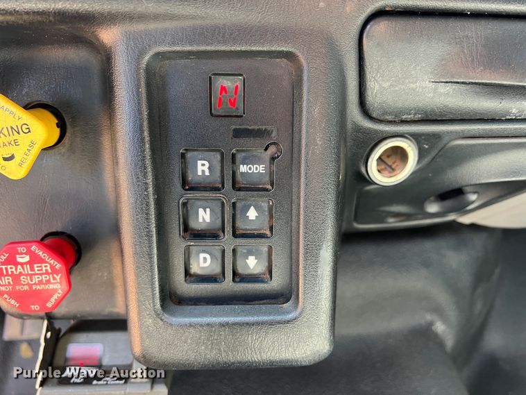 image for item DK6996 2006 Ford F750 Super Duty XL  SuperCab utility / service truck