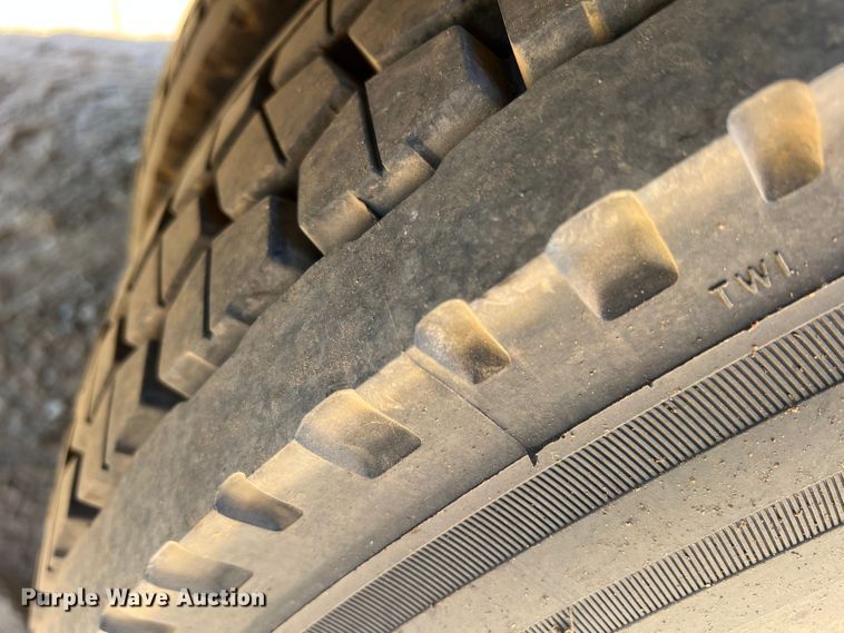 image for item DK6996 2006 Ford F750 Super Duty XL  SuperCab utility / service truck