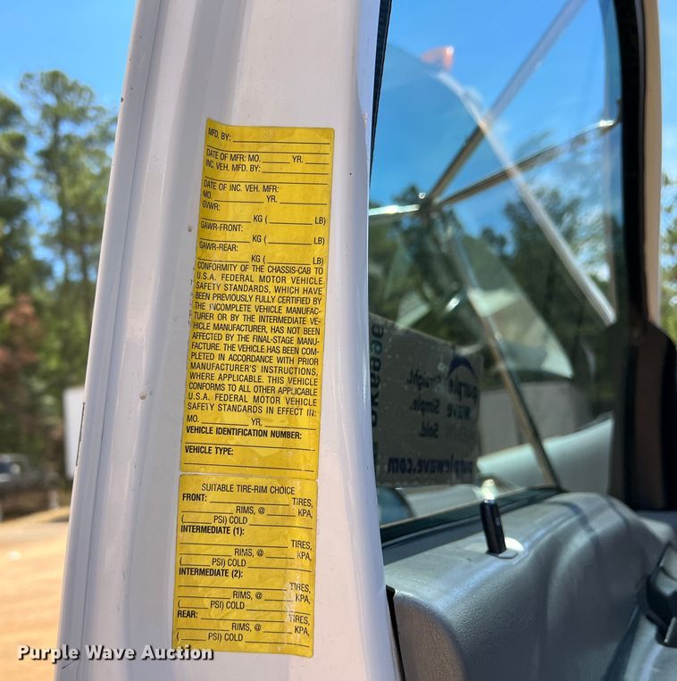 image for item DK6996 2006 Ford F750 Super Duty XL  SuperCab utility / service truck